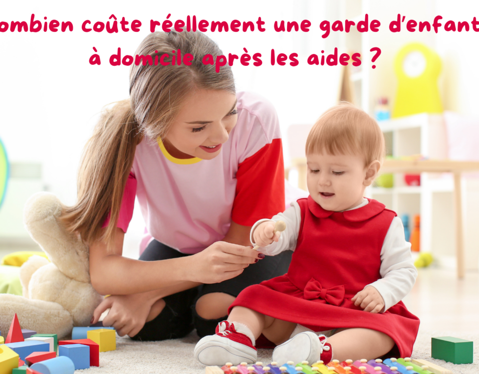Nounou qui s'occupe d'un bébé